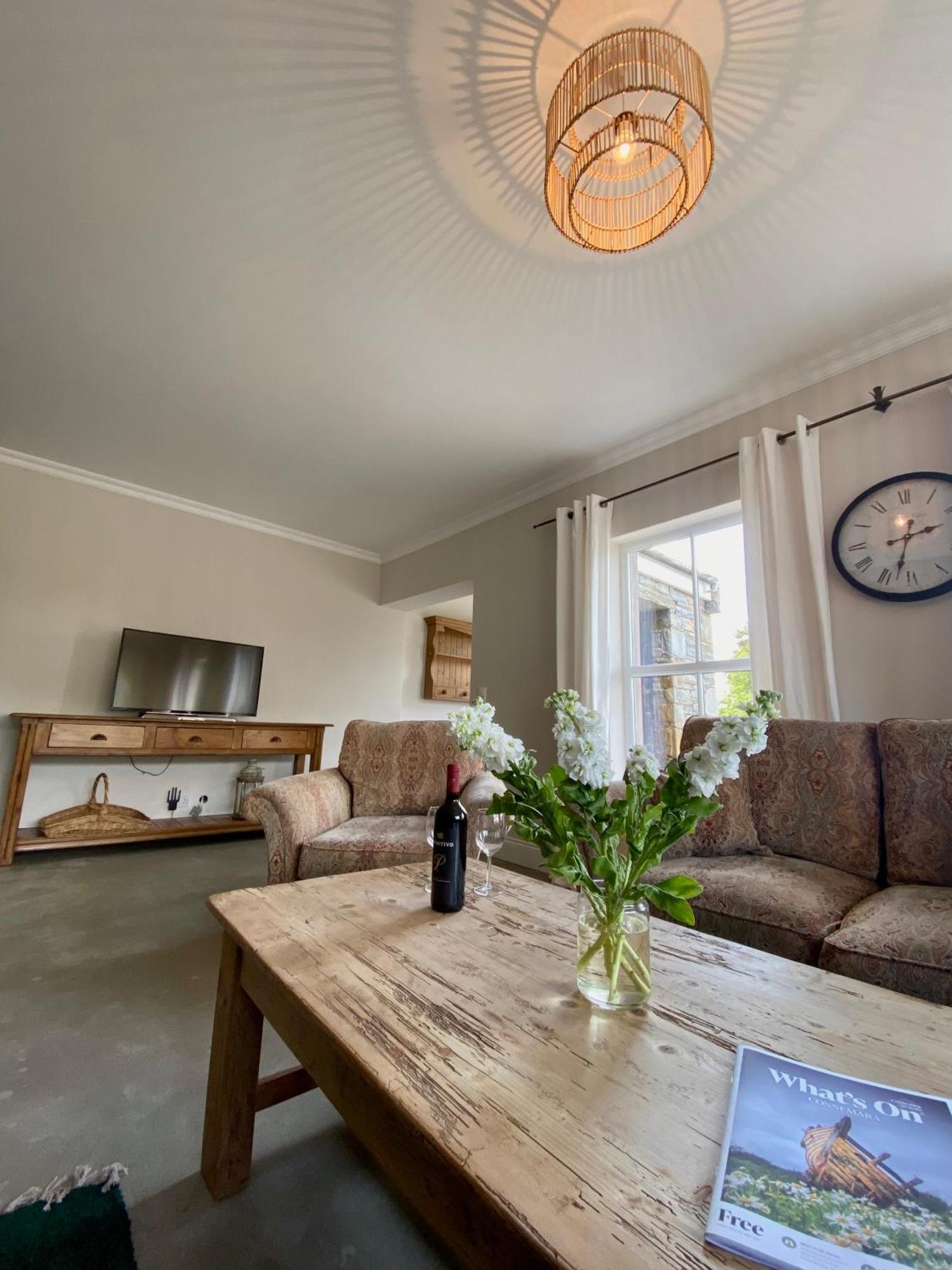 Shanakeever Farm - 3 Bedroom Apartment Clifden Bagian luar foto