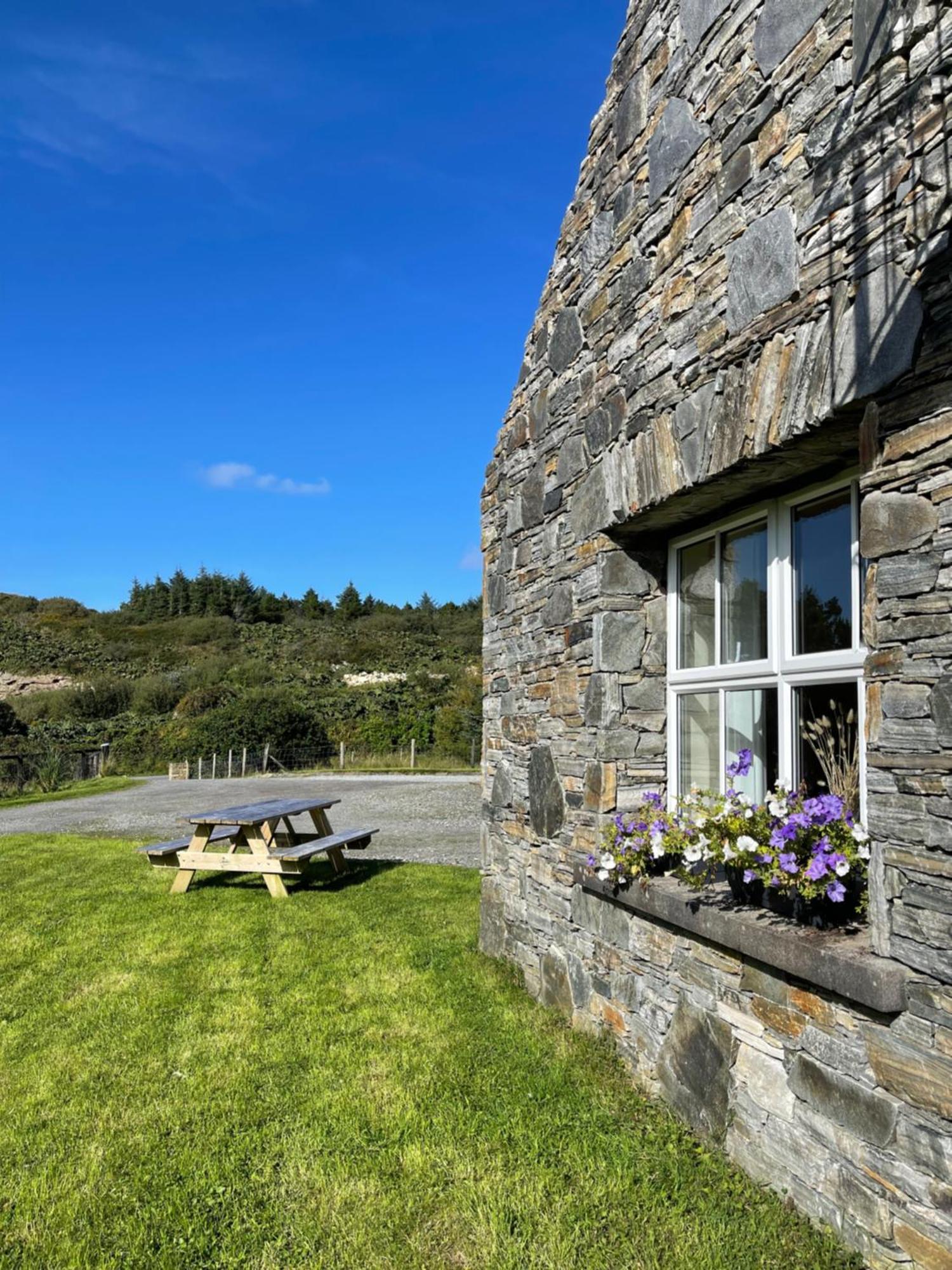 Shanakeever Farm - 3 Bedroom Apartment Clifden Bagian luar foto